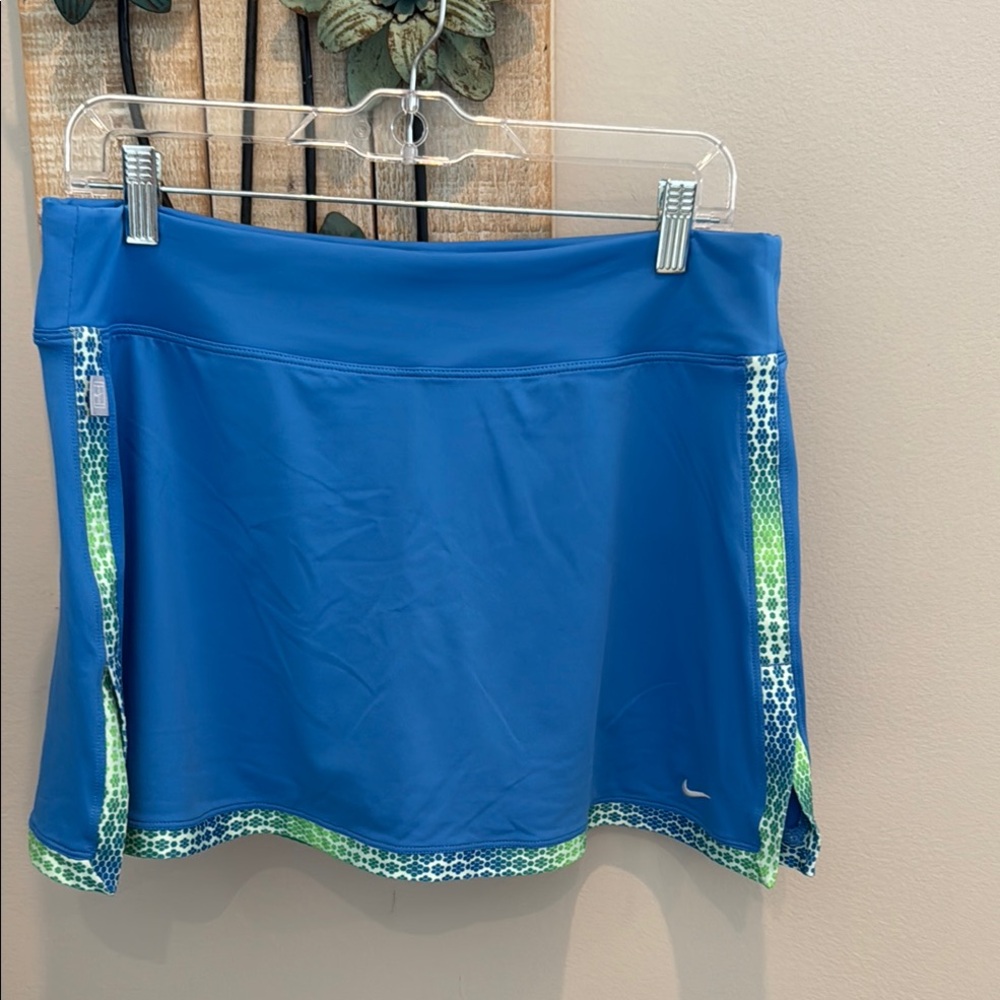 Nike Dri-FIT Blue Skirt/Skort  with Green Details size large pre owned